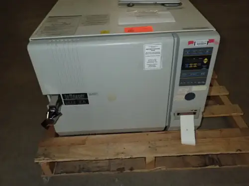 (1) Tuttnauer 3870EA Autoclave