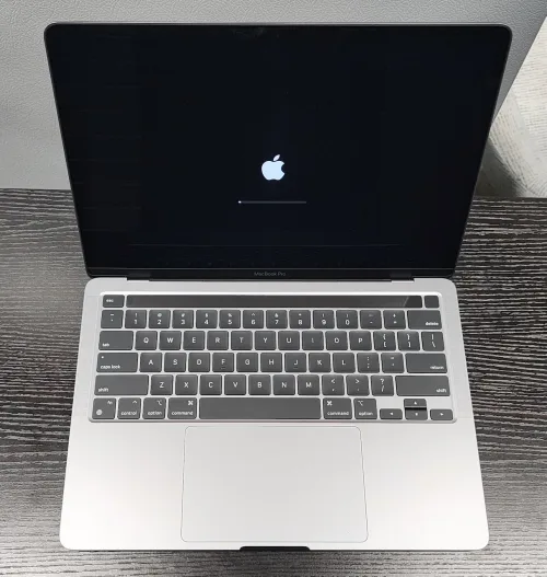 (4) Apple MacBook Pros