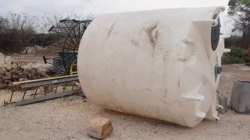 (1) Large Snyder Industries Water Tank (Grounds Dept.)