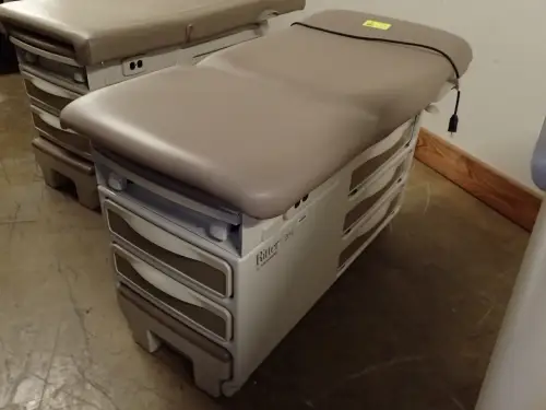 Midmark 204 Exam Table 