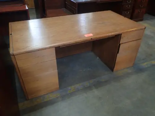(1) Wooden Desk