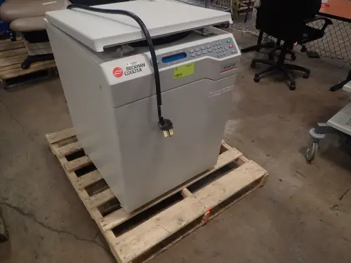 (1) Beckman Coulter Avanti J-E Centrifuge