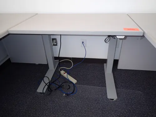 Adjustable Height Standing Desk (9th Floor East)