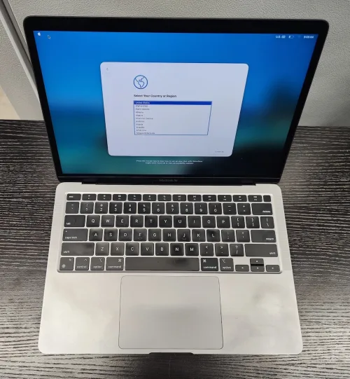 (4) Apple MacBooks