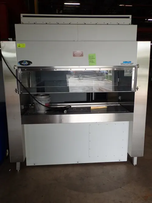 (1) Nuaire Biological Safety Cabinet