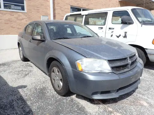 (1) 2010 Dodge Avenger SXT 4-Door Sedan