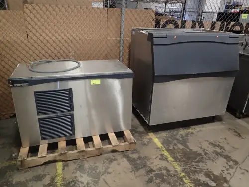 (1) Scotsman C1848MA-32A Ice Maker