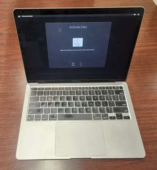 (1) Apple MacBook Air