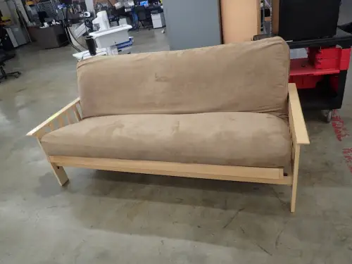 (1) Futon