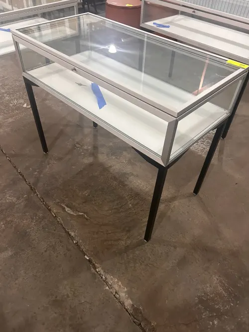 (1) Tabletop Display