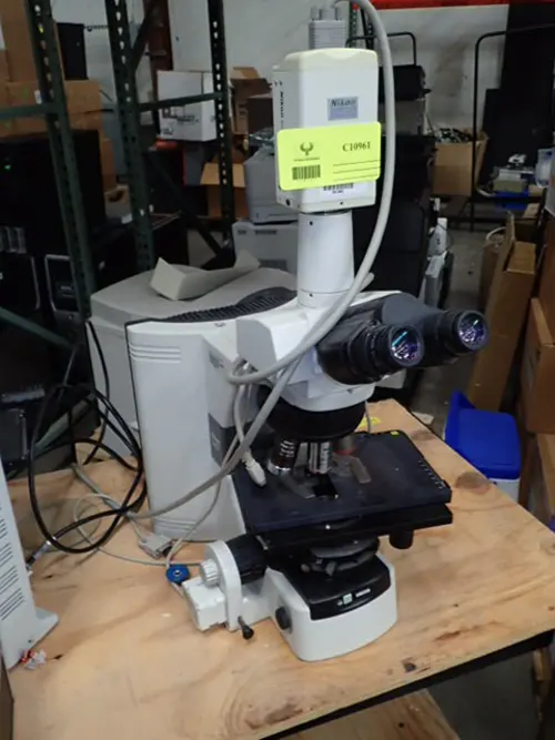 (1) Nikon Eclipse 80I Microscope With (4) Objectives