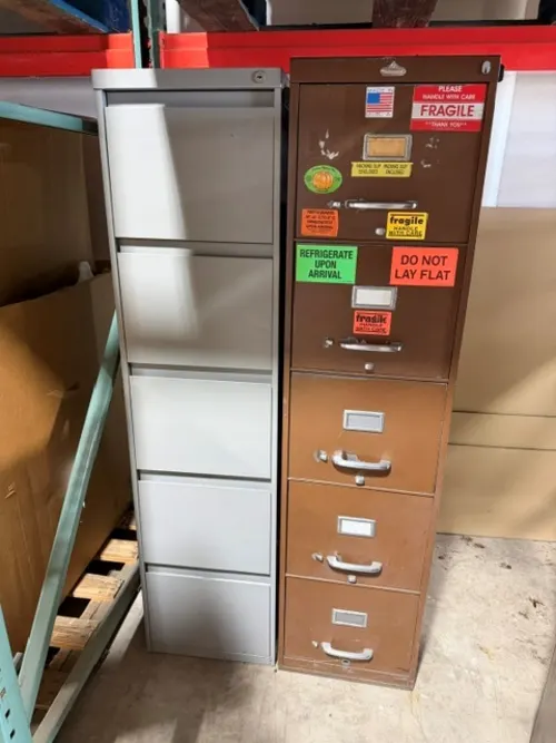 (4) File Cabines