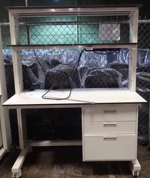 (1) Laboratory Workstation