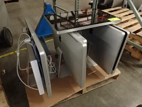 Assorted Apple iMac (HARD DRIVES REMOVED) and Apple Display