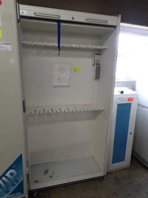 (1) Olympus Endoscope Locker (Warehouse)