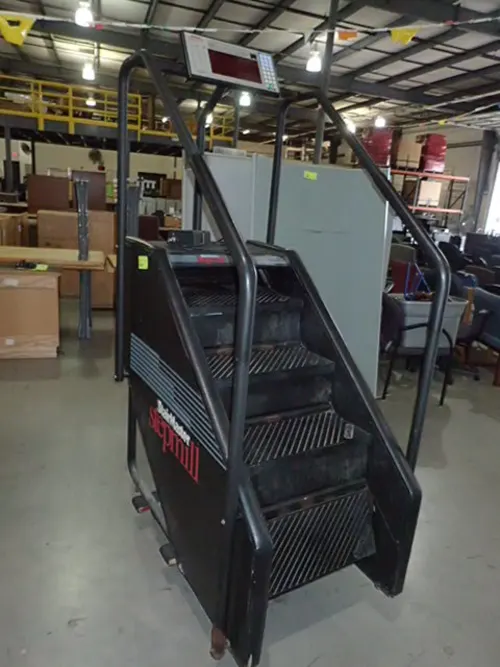 (1) Stairmaster Stepmill Exercise Machine