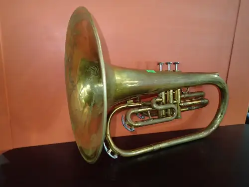 (1) King 1120 Yellow Brass Mellophone Horn