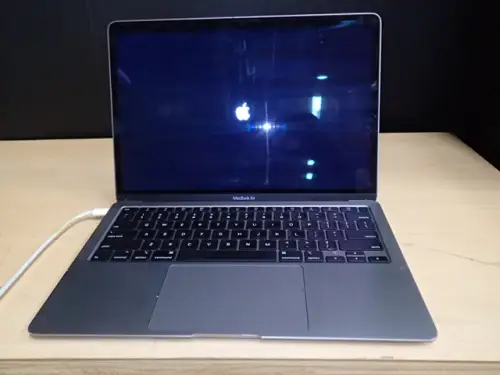 (1) Apple MacBook Air