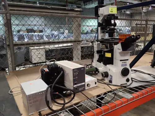 (1) Nikon Eclipse TE2000-U Microscope