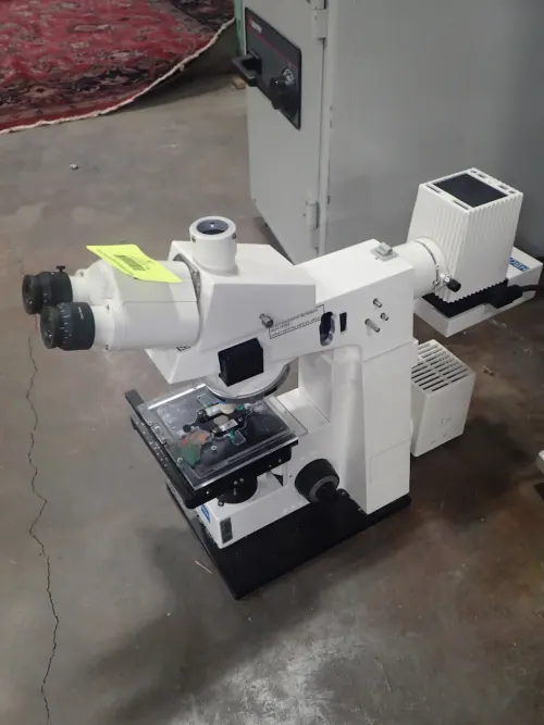 (1) Carl Zeiss Axioskop FS Microscope With (2) Objectives