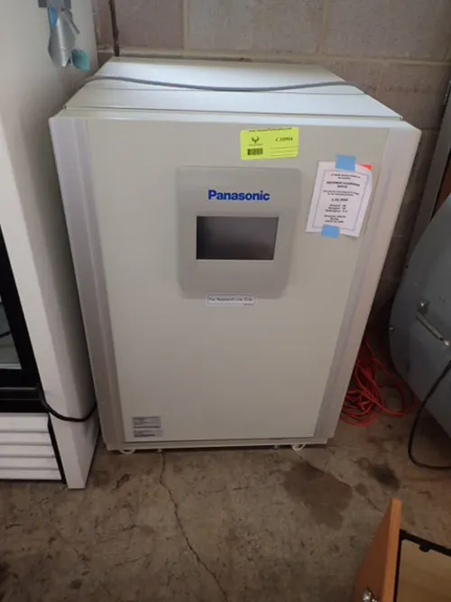 (1) Panasonic CO2 Incubator