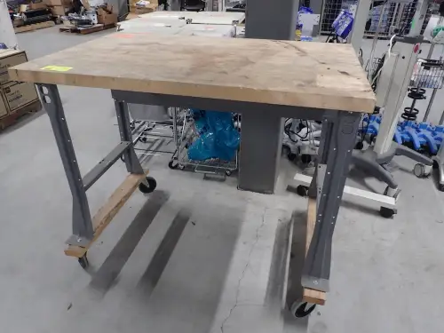 Work Bench 48" x 30"