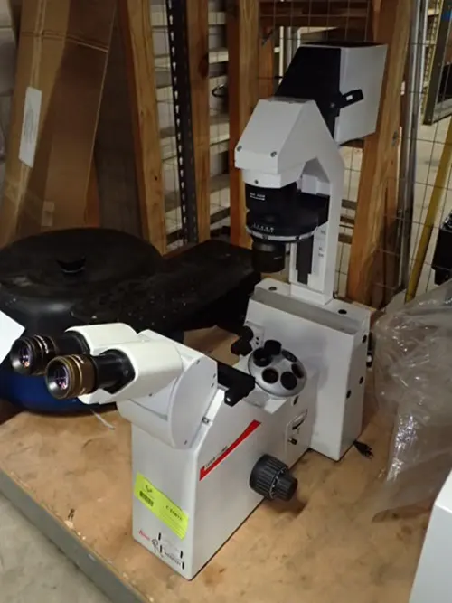 (1) Leica DMIRB Inverted Microscope