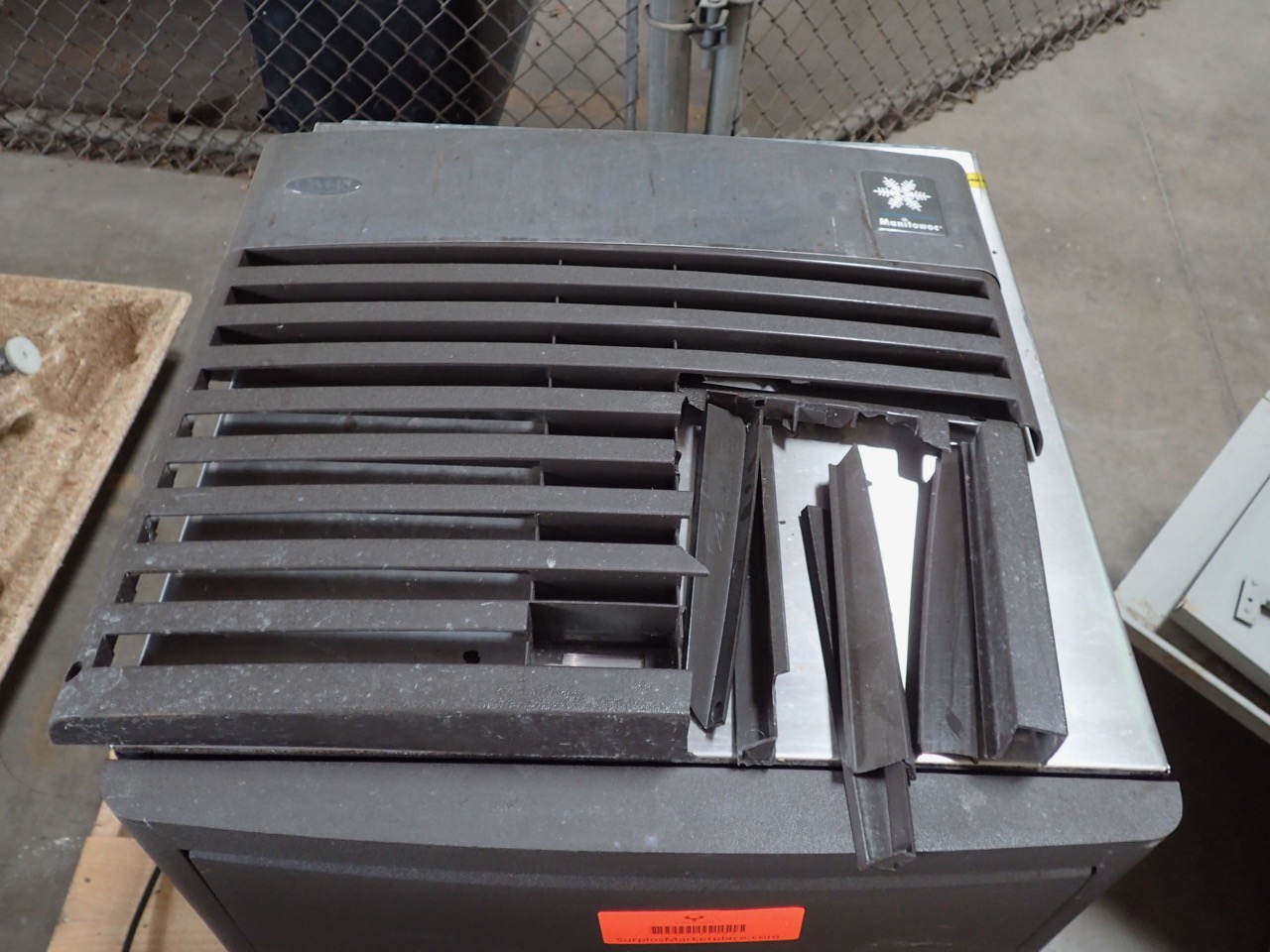 (1) Manitowoc QM45A Ice Maker Surplus Marketplace