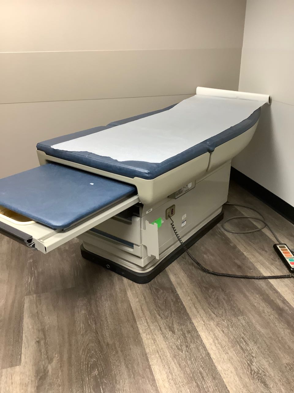 Midmark 405 Exam Table Surplus Marketplace