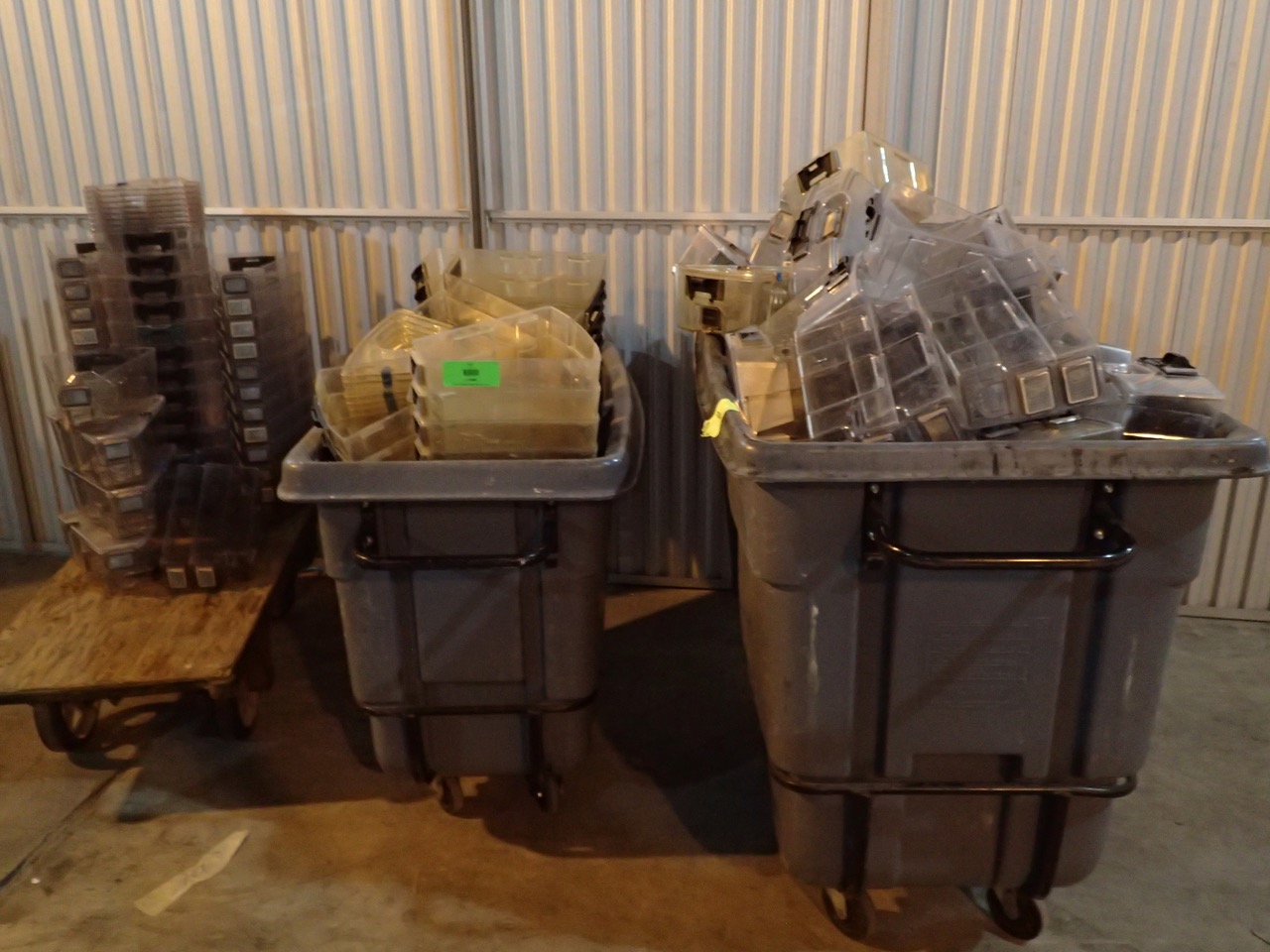 Plastic Rodent Research Containers (Carts ARE NOT INCLUDED) Surplus
