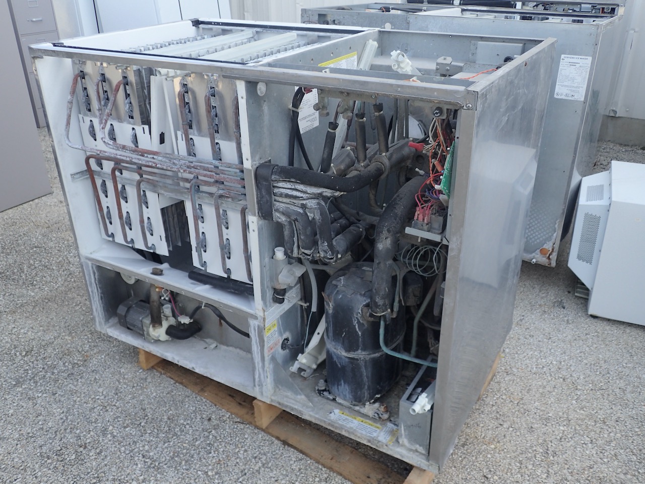 (3) Hoshizaki Ice Makers & (1) Kloppenberg Ice Bin Surplus Marketplace