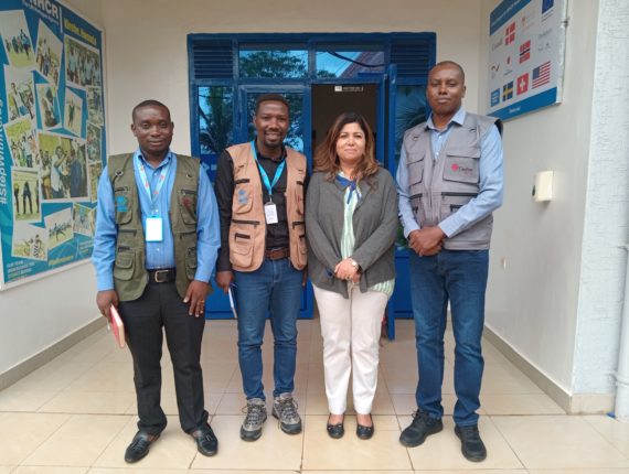 From left to right: Aimable Wilson Mbarimombazi (Mahama refugee camp-site manager / Graduation Project), Jean d’Amour Nsabiyaremye (Graduation Project Coordinator), Farhat Jabeen Khan (head of UNHCR sub-office in Kirehe district), and Father Oscar Kagimbura (Secretary General of Caritas Rwanda).
