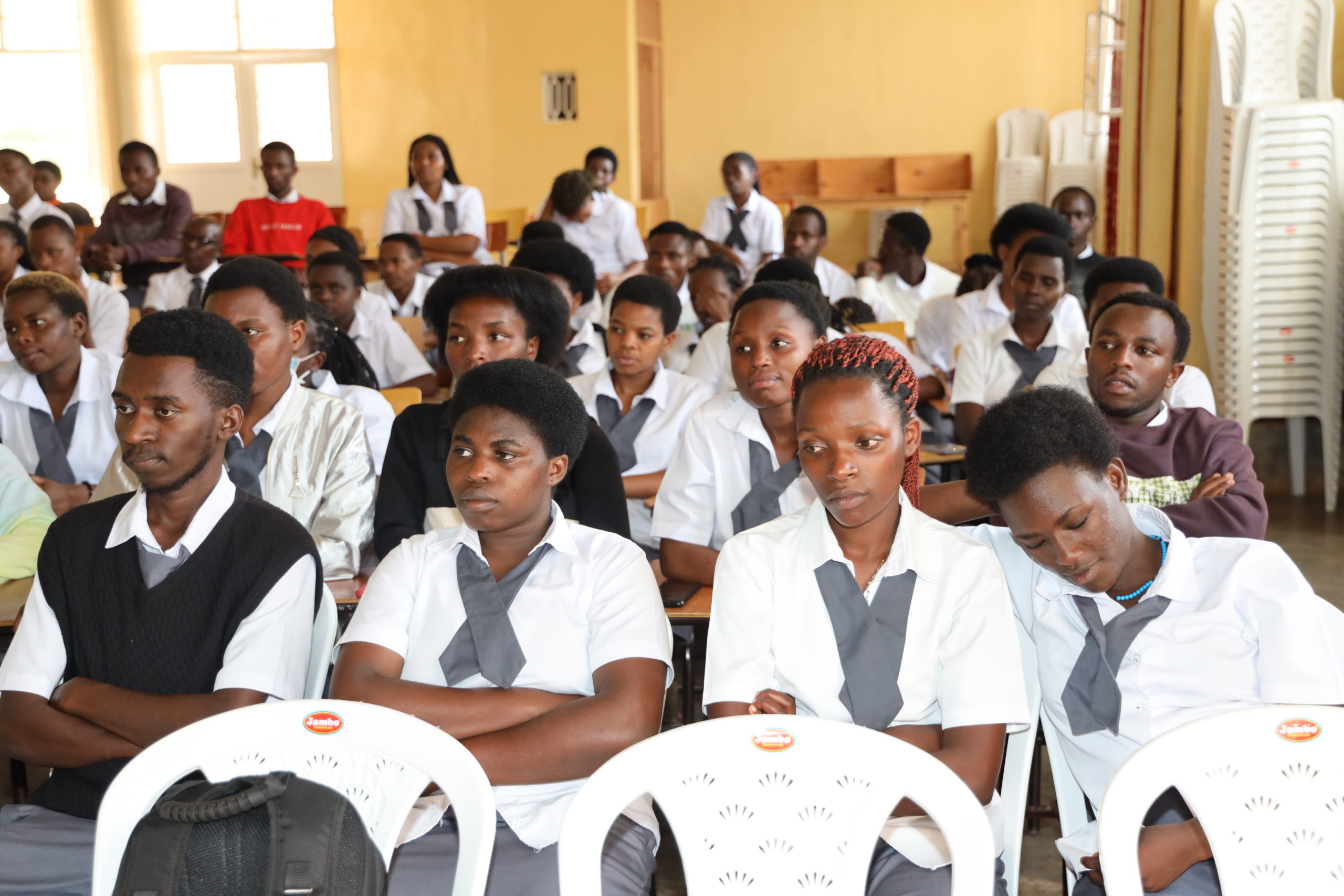 Some students of the Ruli Higher Institute of Health during this awareness meeting.