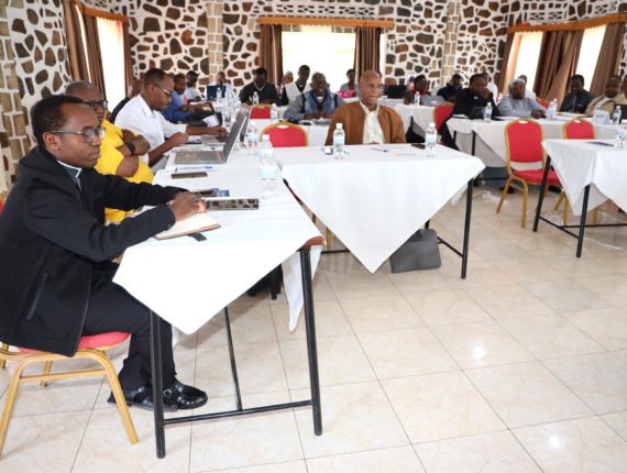 The participants during the meeting.