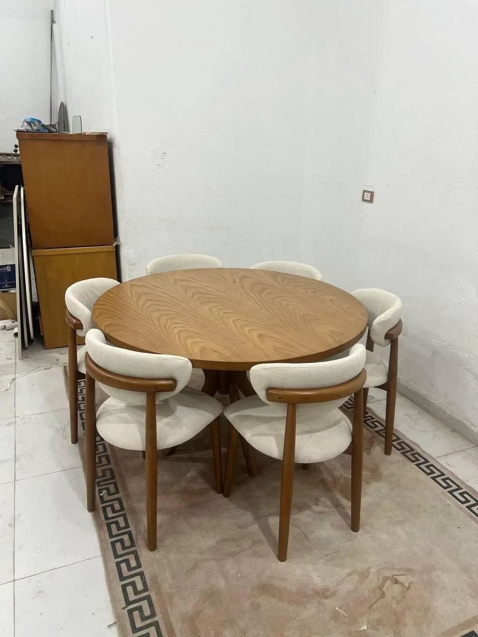 طاولة طعام دائرية 6 كراسي | تصميم أنيق يجمع الراحة والفخامة 2
