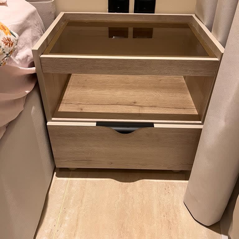 كومودينو عملي بلون موكا — كومودينو غرفة نوم