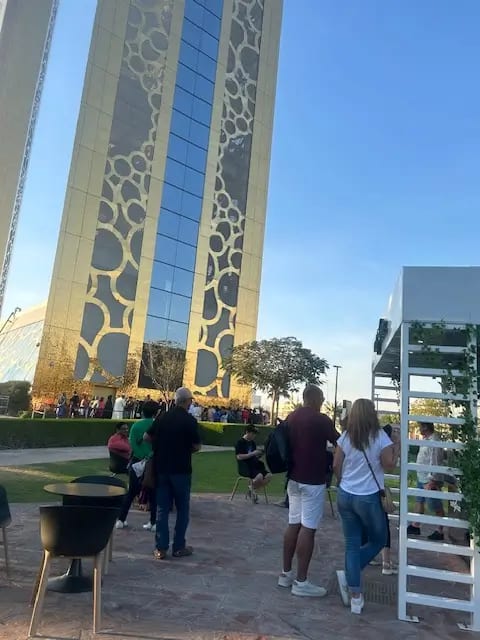 Dubai Frame robotic cafe