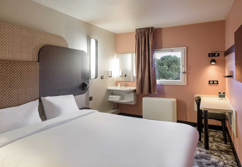 B&B HOTEL Toulouse Cité de l'Espace Hurel — photo