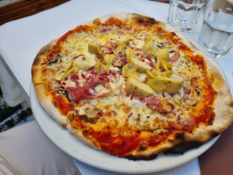 Pizza Au Feu Du Bois — photo