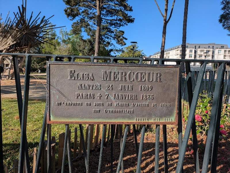 Square Élisa-Mercœur — photo