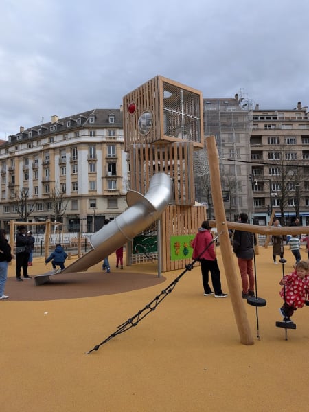 Square des Halles — photo