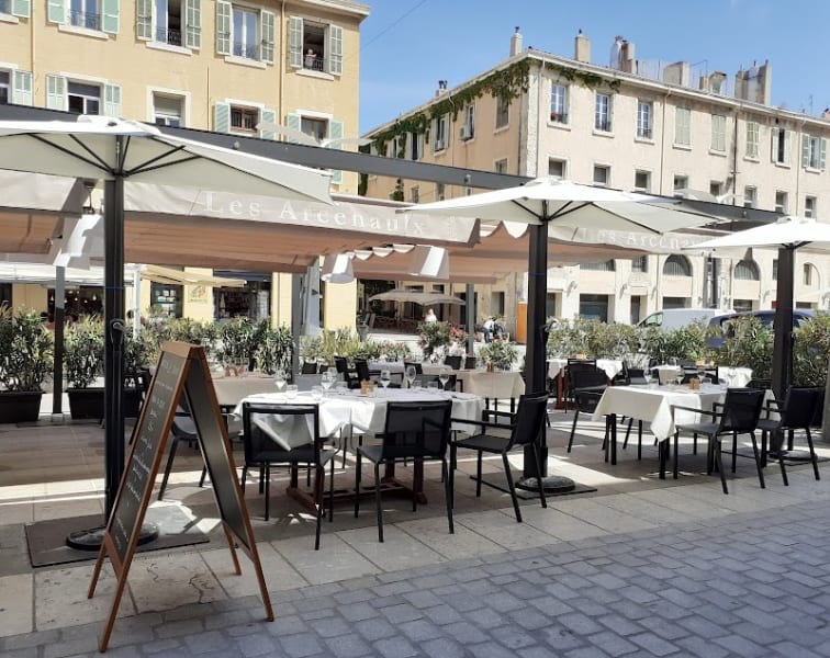 Restaurant Les Arcenaulx Marseille Vieux Port — photo