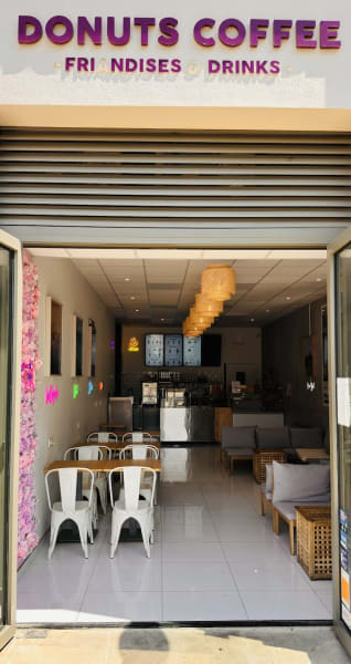 DONUTS COFFEE® Burger & Shake — photo
