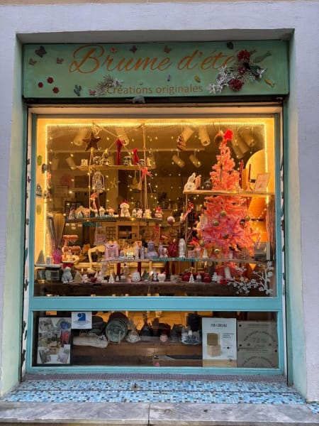 Brume d'été. Artisane créatrice marseillaise, boutique et salon de thé — photo