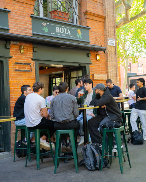 Bota Pub — photo