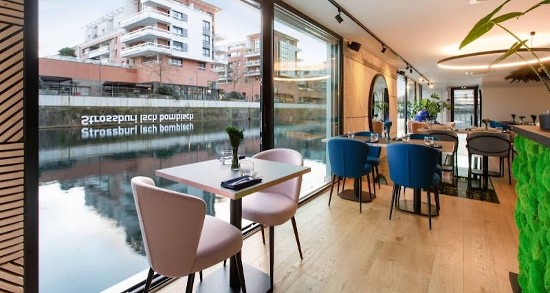Blue Flamingo - Restaurant Flottant Insolite et Bar Rooftop à Strasbourg — photo