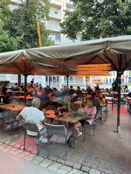 Le Public House — photo