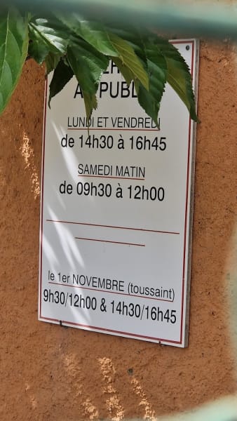 L'ENCLOS Cimetiere Animaux — photo