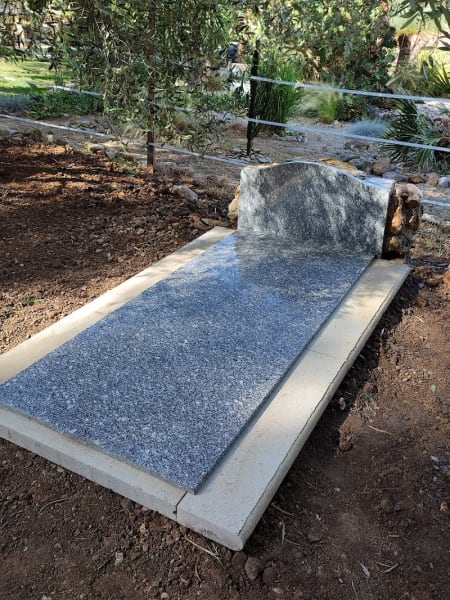 Pompes funèbres animalières pour animaux chien chats, taxi animalier funeraire, obsèques cremation (nice cannes frejus ) — photo