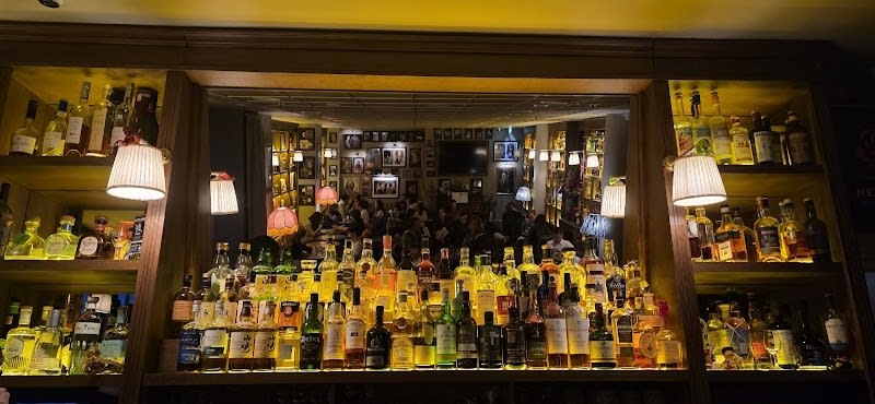 New Rose Cocktail Bar — photo